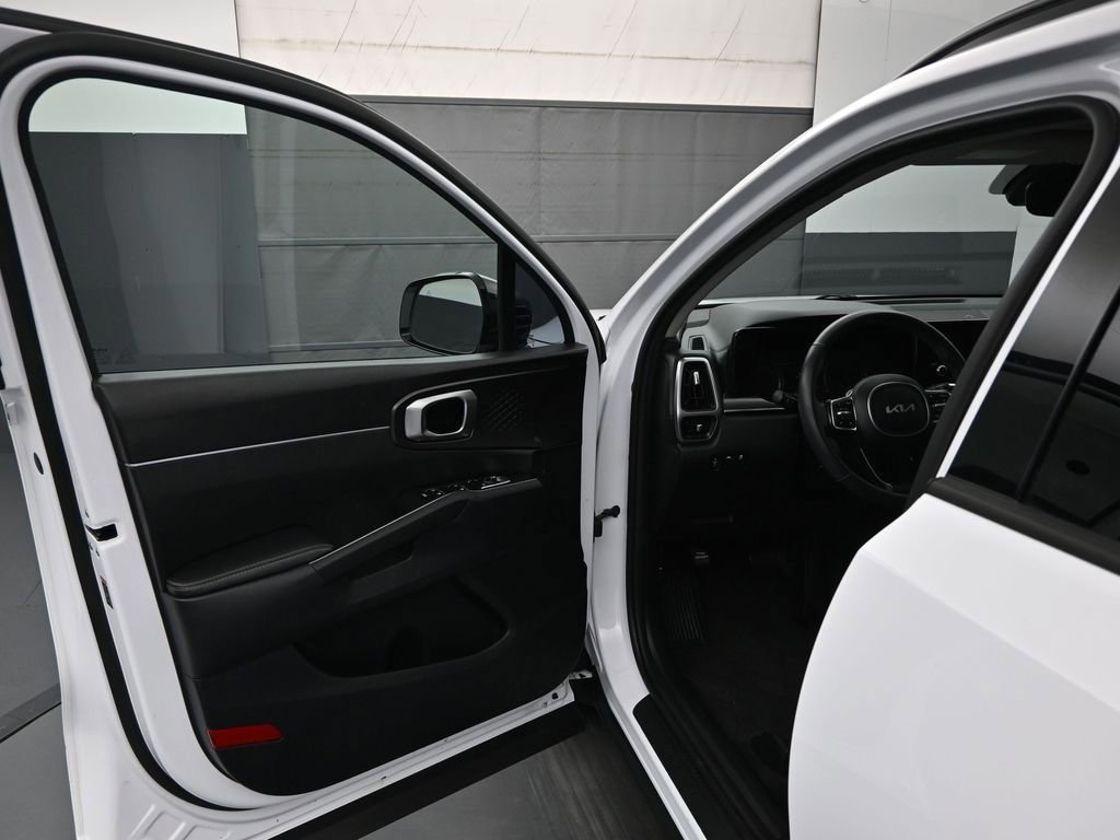 Used 2023 Kia Sorento S w/ Panoramic Sunroof Package image 36