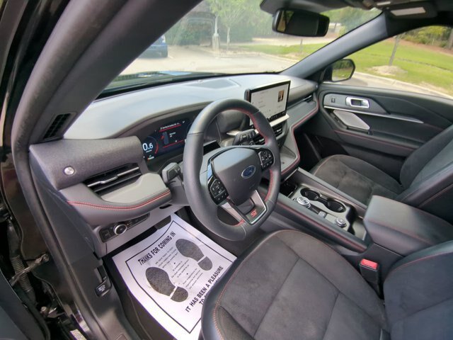 Certified 2025 Ford Explorer ST AWD/4WD image 17