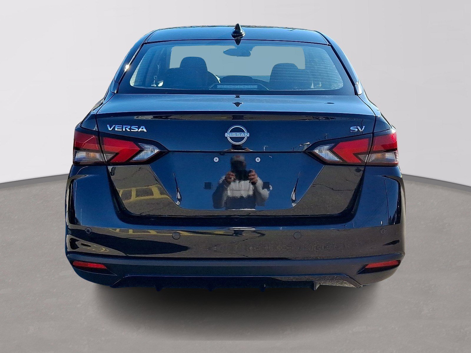 Used 2024 Nissan Versa SV image 5