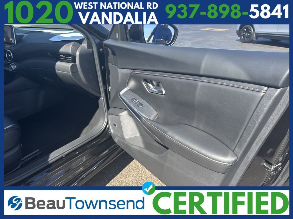 Used 2023 Nissan Sentra SR w/ SR Premium Package image 11