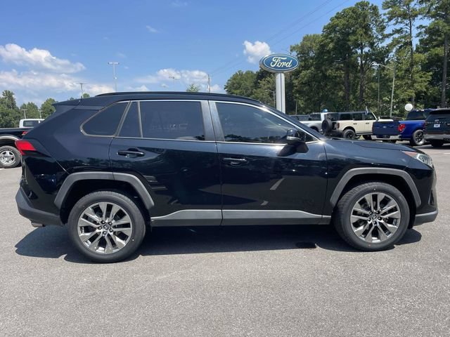 Used 2019 Toyota RAV4 XLE Premium FWD image 3