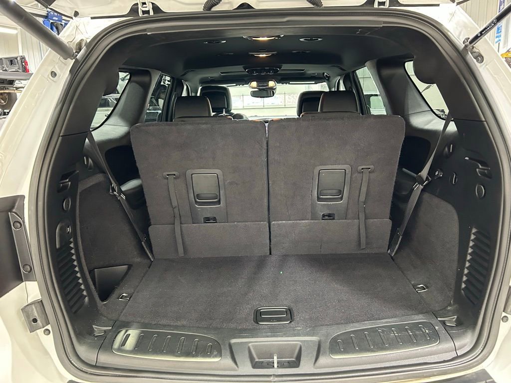 Used 2020 Dodge Durango SRT w/ Technology Group AWD/4WD image 32