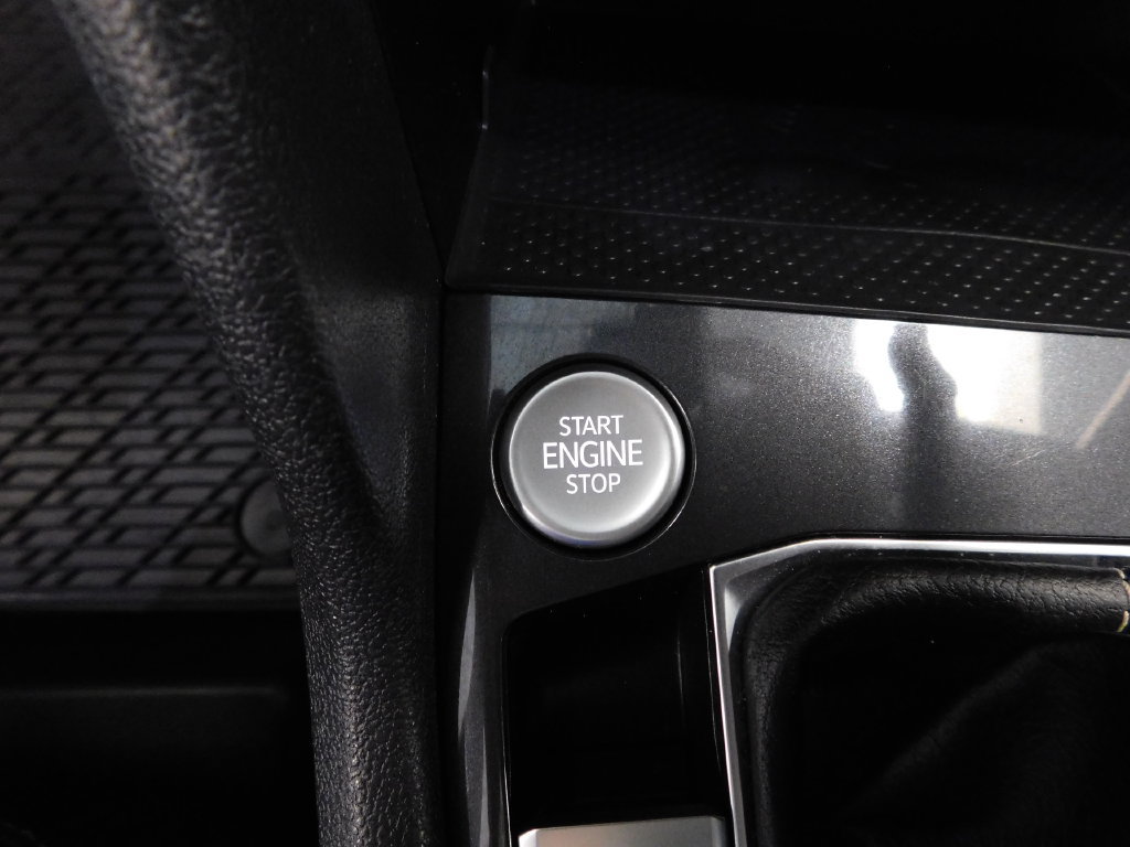 Used 2022 Volkswagen Tiguan SEL R-Line AWD/4WD image 23