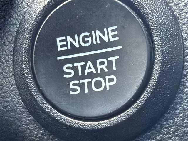 Certified 2025 Ford Escape ST-Line Select AWD/4WD image 30