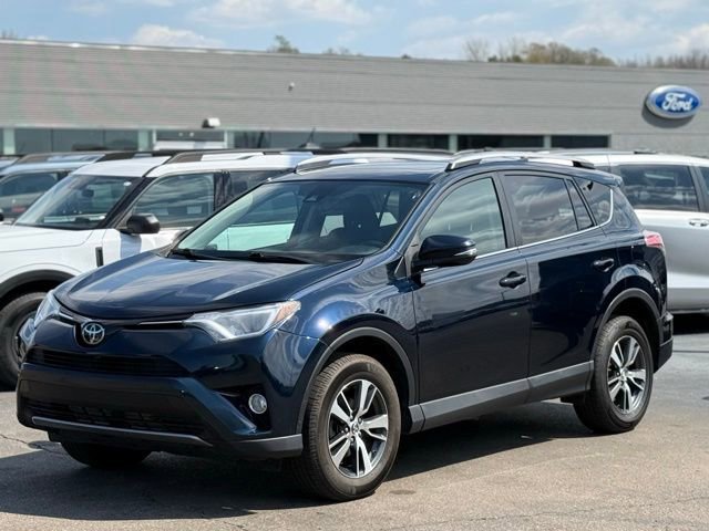 Used 2017 Toyota RAV4 XLE AWD/4WD image 3