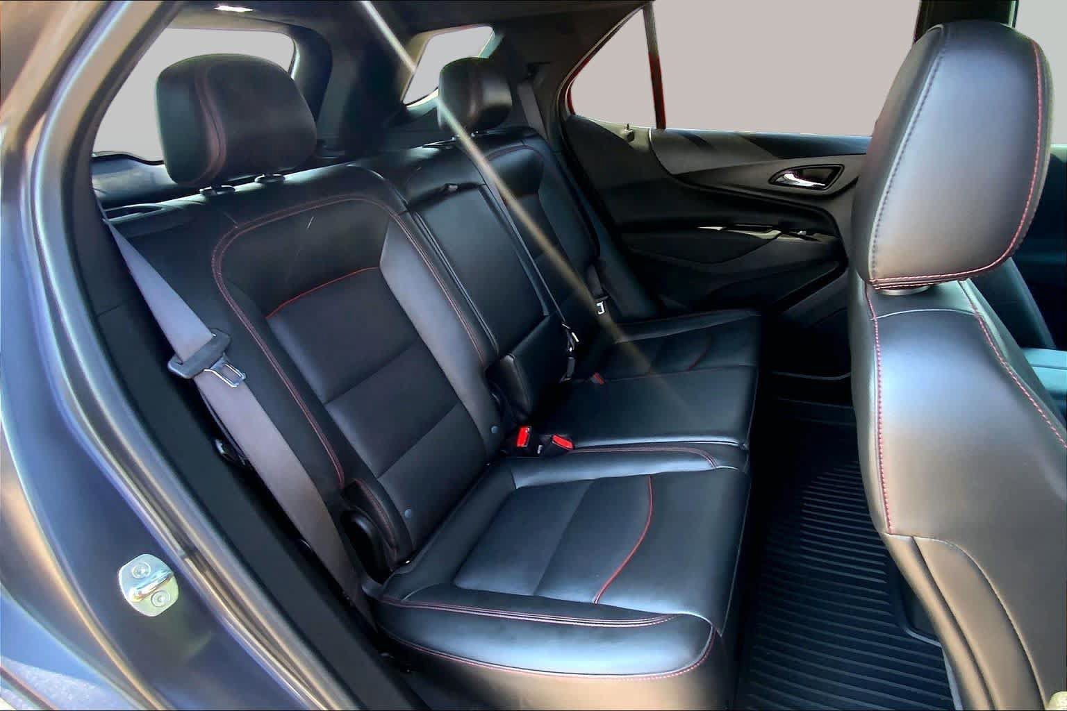 Used 2022 Chevrolet Equinox RS w/ RS Leather Package FWD image 20