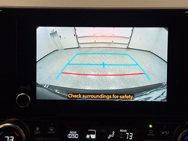 Used 2023 Toyota Highlander XLE FWD image 27