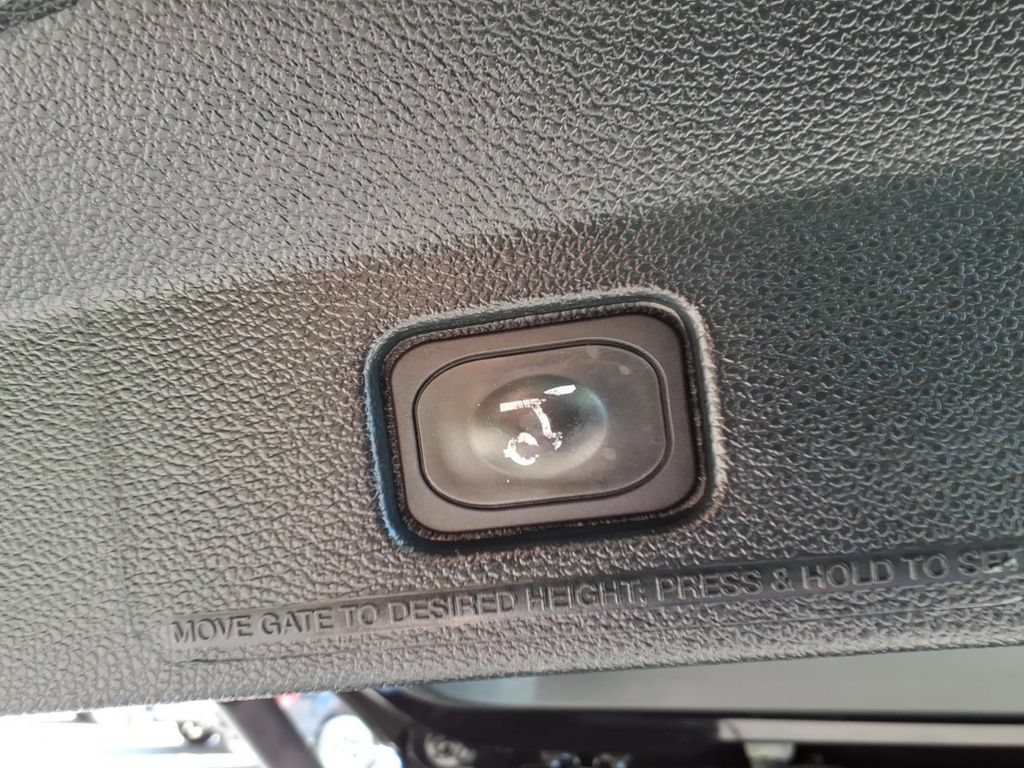 Certified 2019 Ford Explorer XLT w/ Equipment Group 202A AWD/4WD image 15