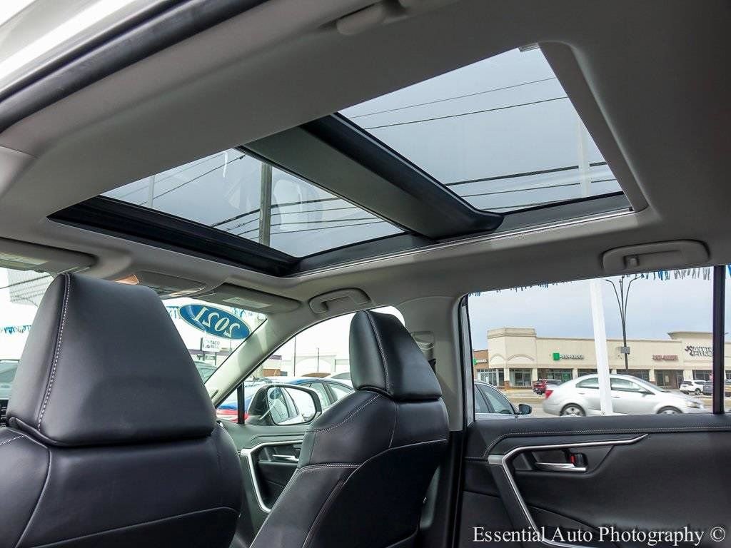 Used 2021 Toyota RAV4 Limited AWD/4WD image 12