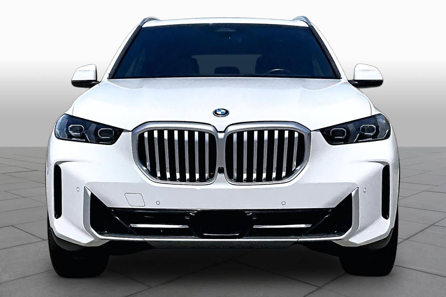 Used 2025 BMW X5 xDrive50e AWD/4WD image 4