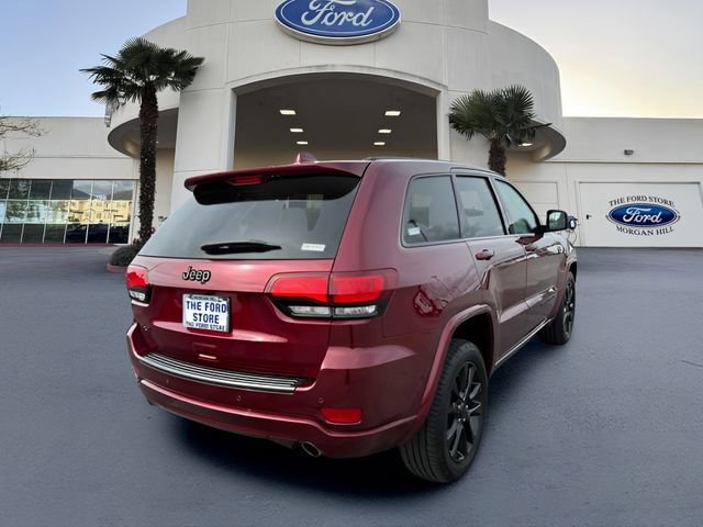 Used 2021 Jeep Grand Cherokee Laredo X image 3
