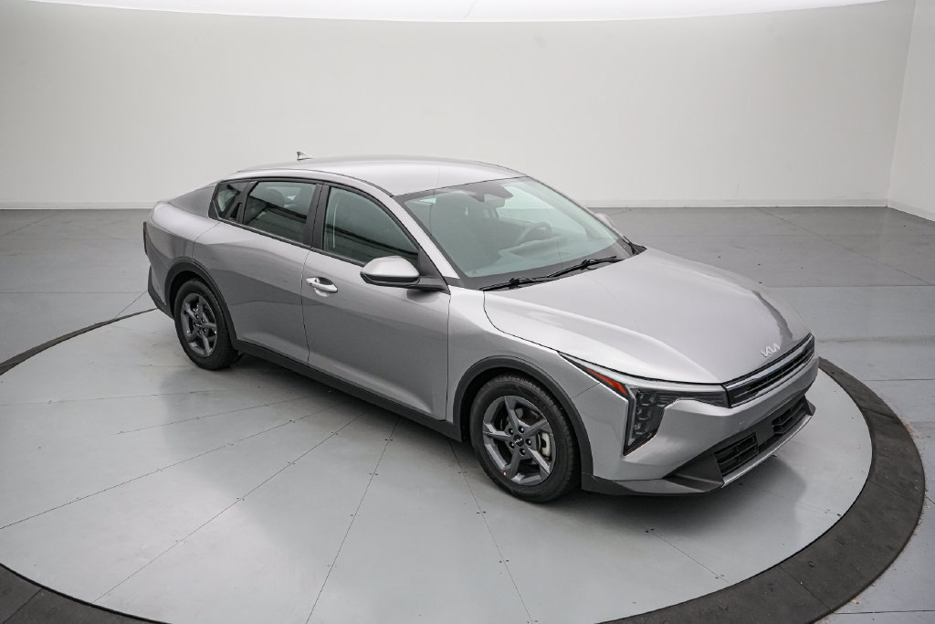 Used 2026 Kia K4 FWD image 2