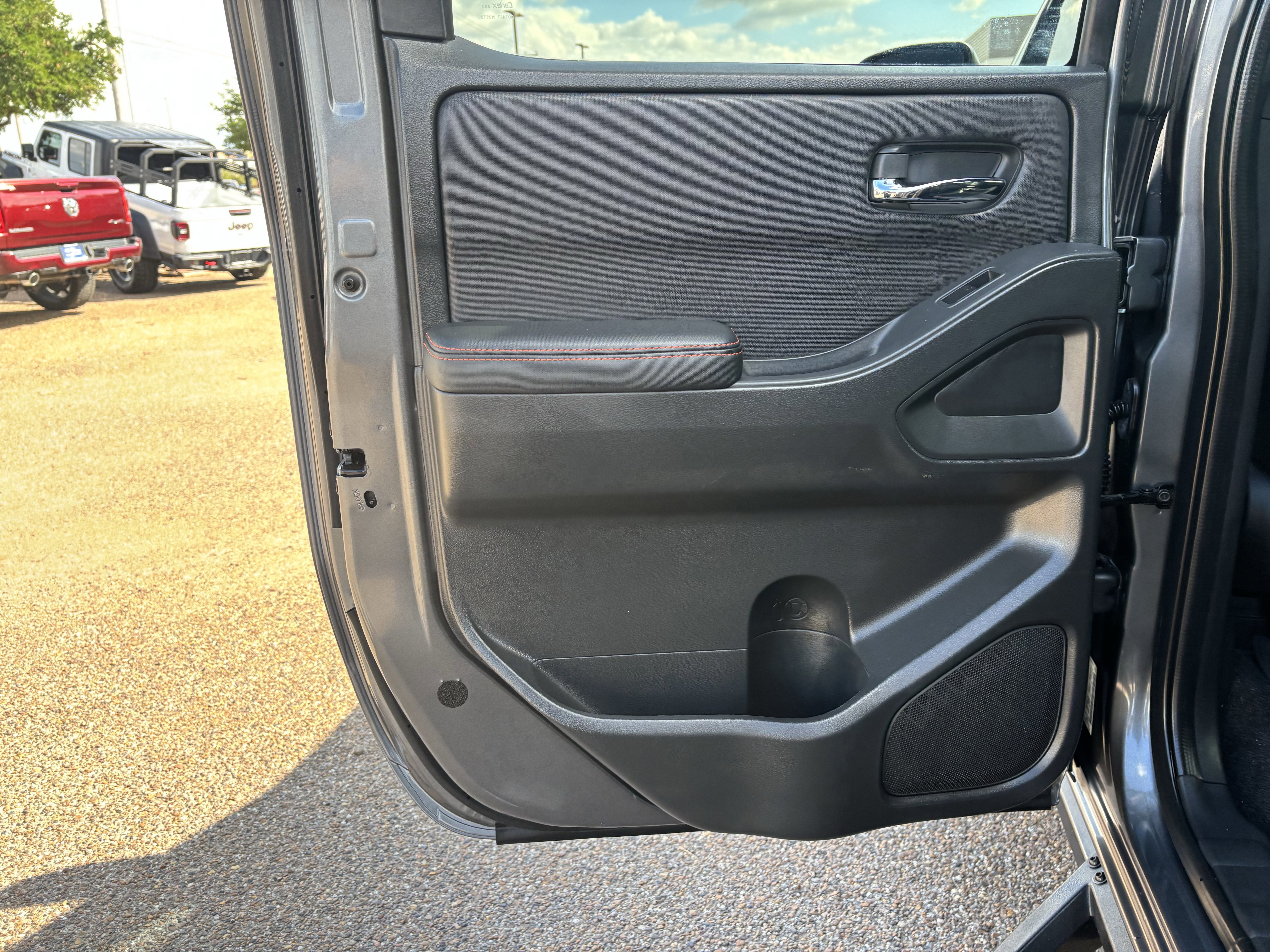 Used 2023 Nissan Frontier Pro-X w/ Pro-X Premium Package image 13