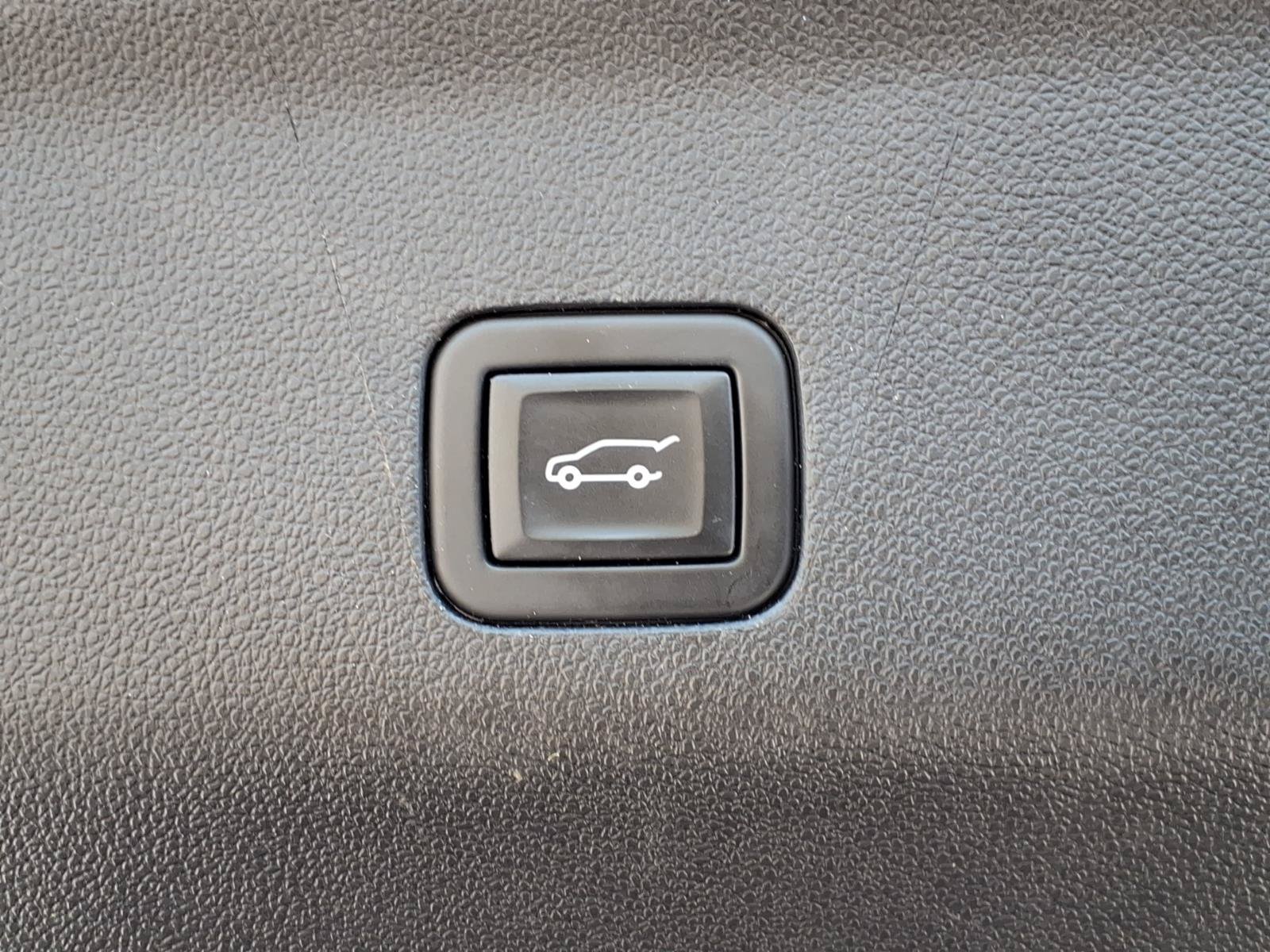 Used 2023 Chevrolet Suburban High Country w/ Advanced Technology Package AWD/4WD image 13