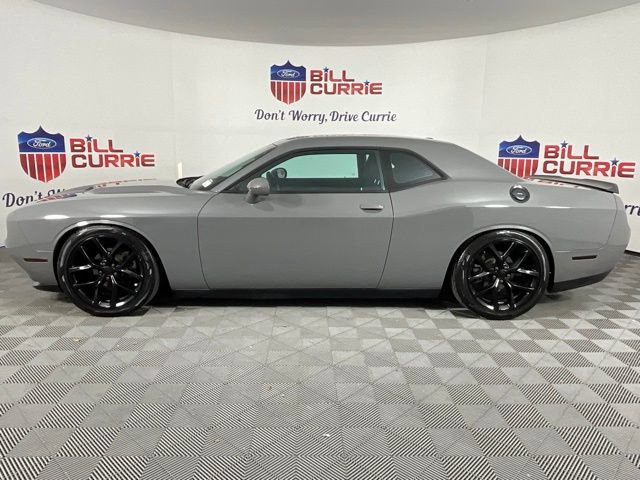 Used 2019 Dodge Challenger SXT w/ Blacktop Package image 2