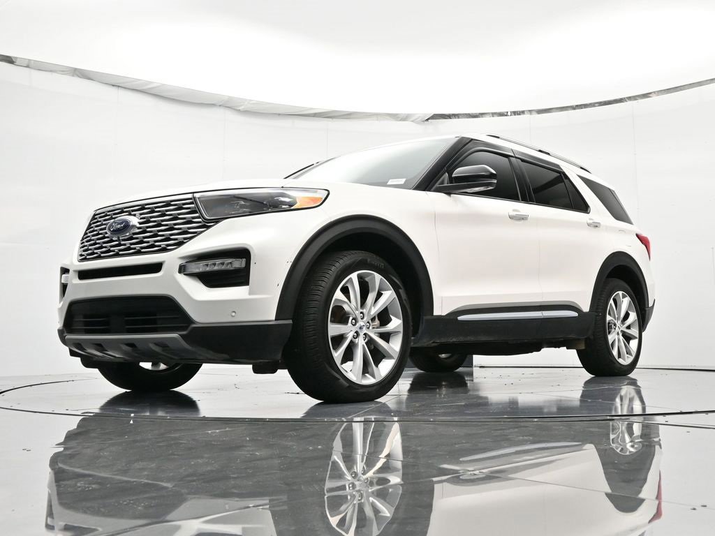 Certified 2023 Ford Explorer Platinum w/ Technology Package image 3