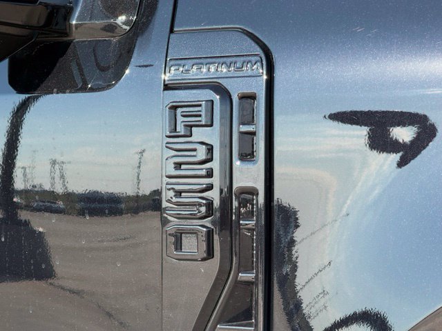 Certified 2025 Ford F250 Platinum w/ FX4 Off-Road Package AWD/4WD image 6