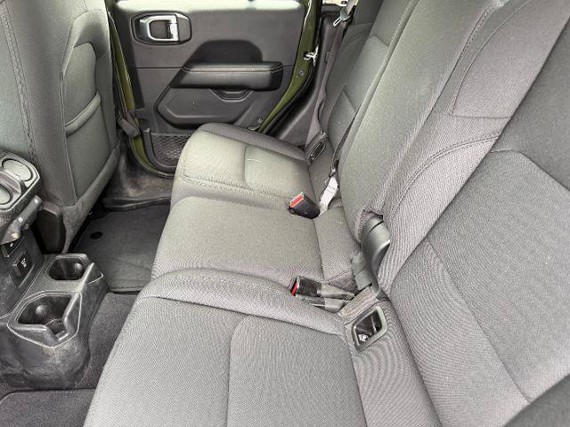 Used 2021 Jeep Gladiator Overland AWD/4WD image 11