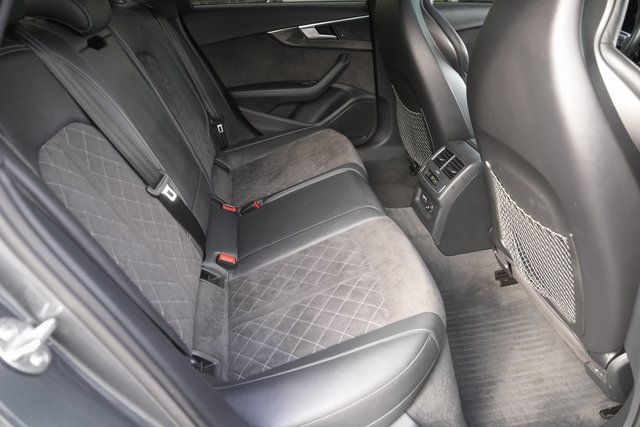 Used 2019 Audi S4 Premium Plus w/ Premium Plus Package image 16