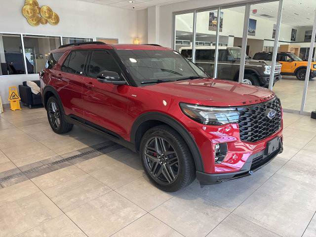 Certified 2025 Ford Explorer ST-Line w/ Premium Package AWD/4WD image 1