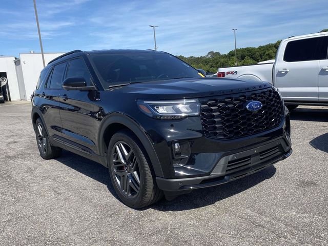 Certified 2025 Ford Explorer ST-Line w/ Premium Package RWD image 1