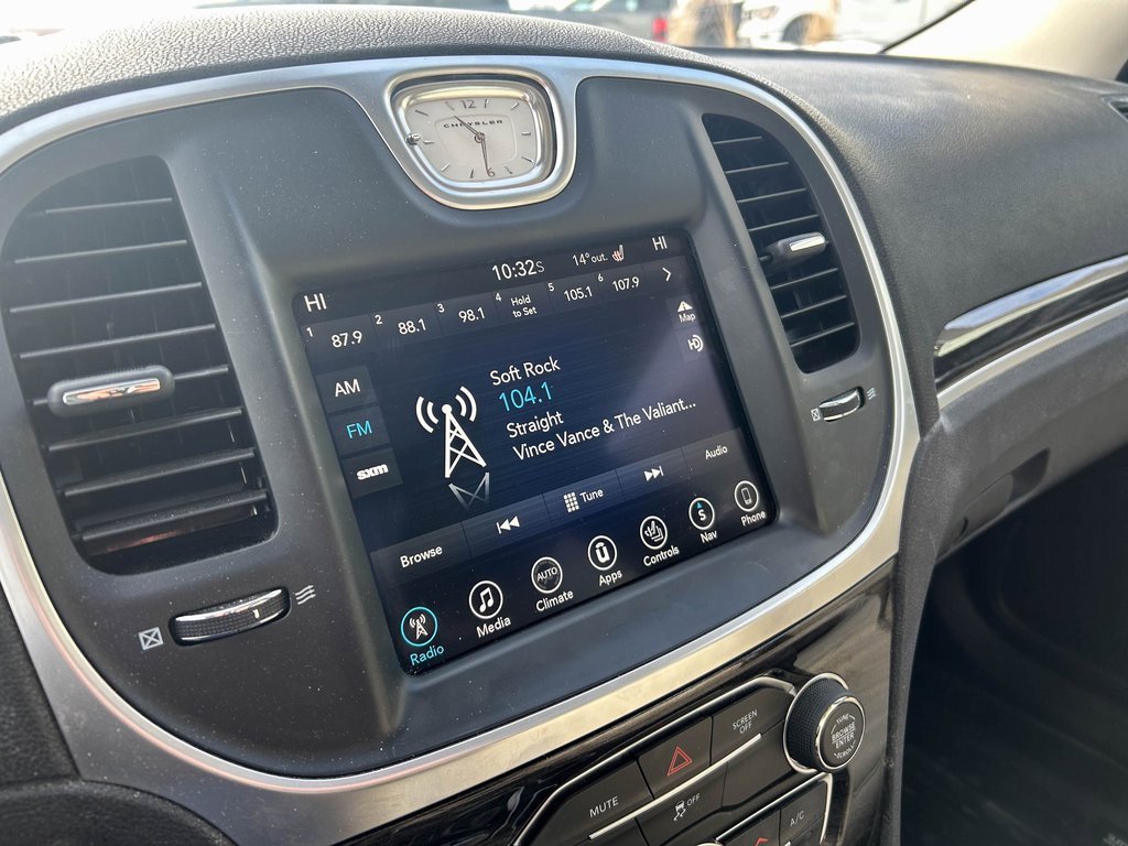 Used 2017 Chrysler 300 Limited w/ Value Package image 19