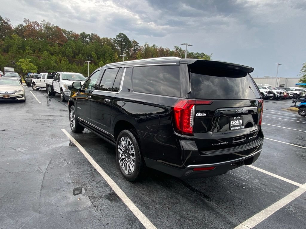 Used 2024 GMC Yukon XL Denali Ultimate AWD/4WD image 5