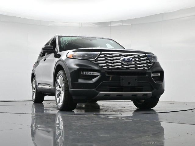 Certified 2024 Ford Explorer Platinum w/ Technology Package AWD/4WD image 38