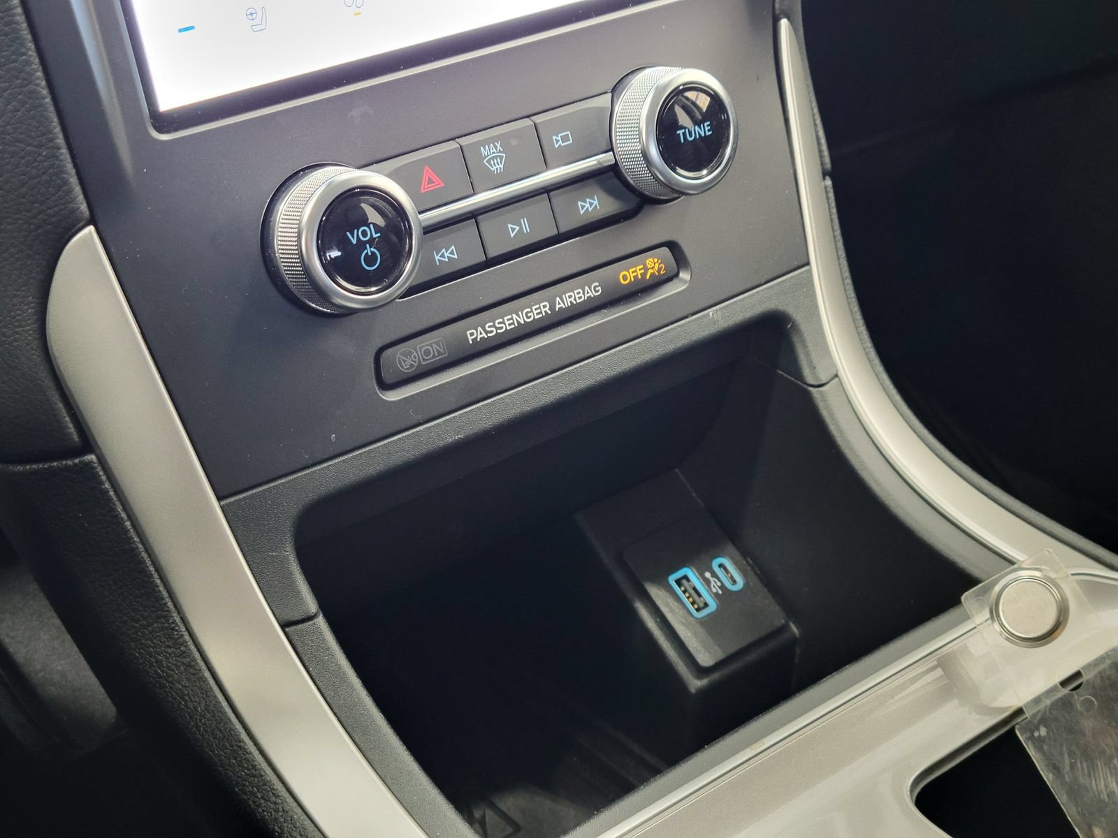 Certified 2024 Ford Edge SEL w/ Convenience Package AWD/4WD image 20