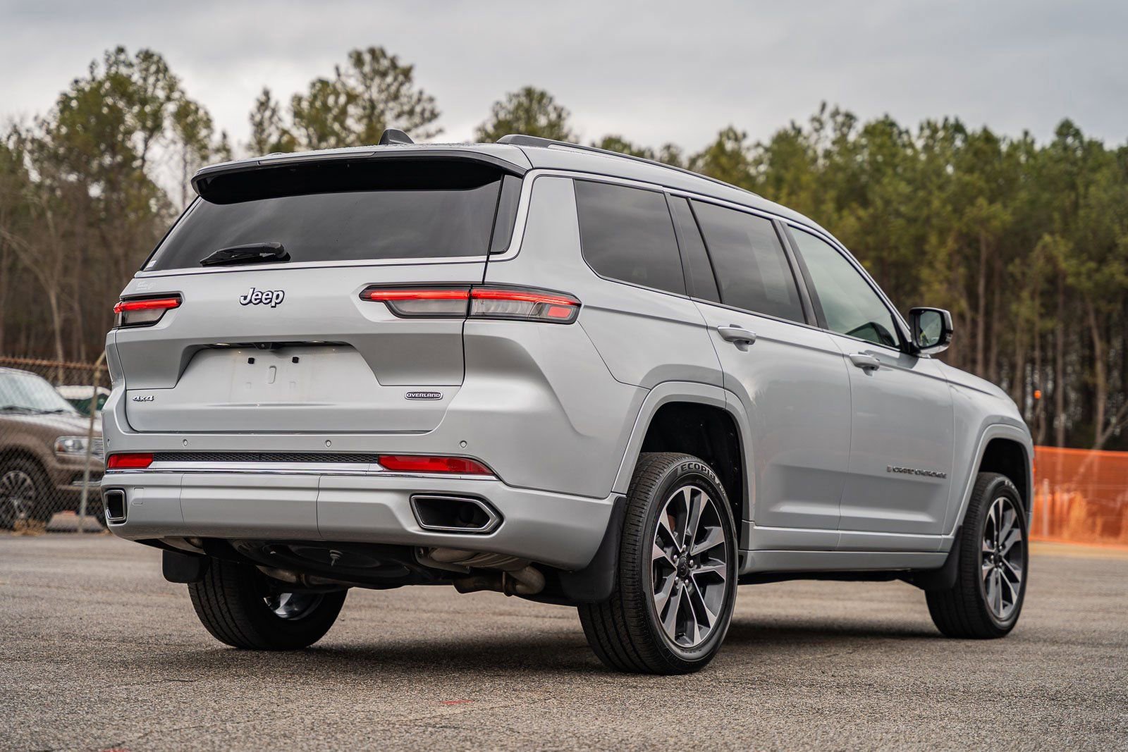 Used 2023 Jeep Grand Cherokee L Overland w/ Rear Seat Video Group I image 5