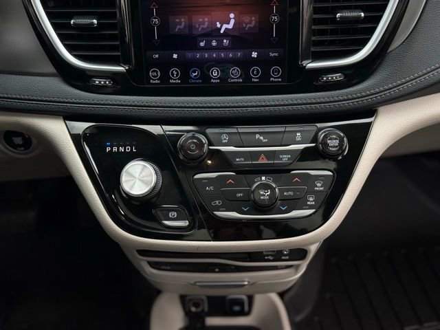 Used 2019 Chrysler Pacifica Limited FWD image 33