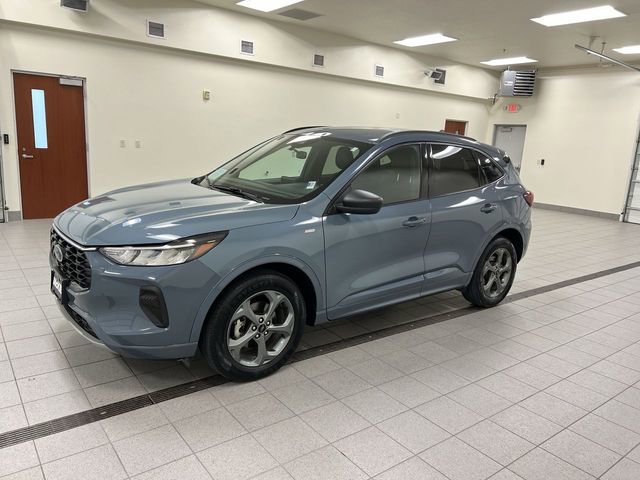 Certified 2023 Ford Escape ST-Line AWD/4WD image 4
