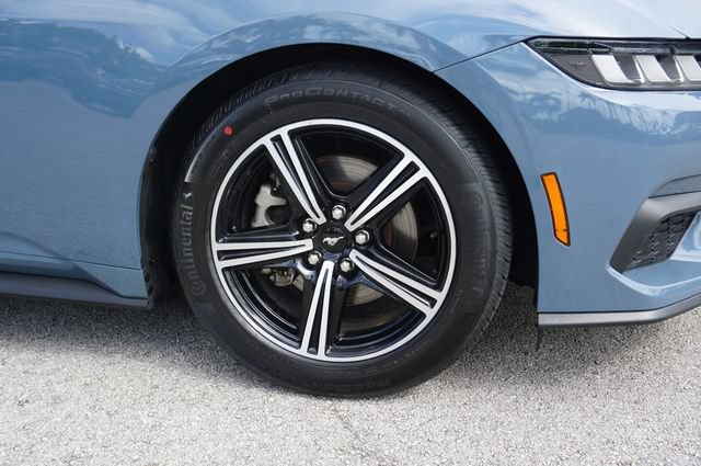 Certified 2025 Ford Mustang Coupe RWD image 15