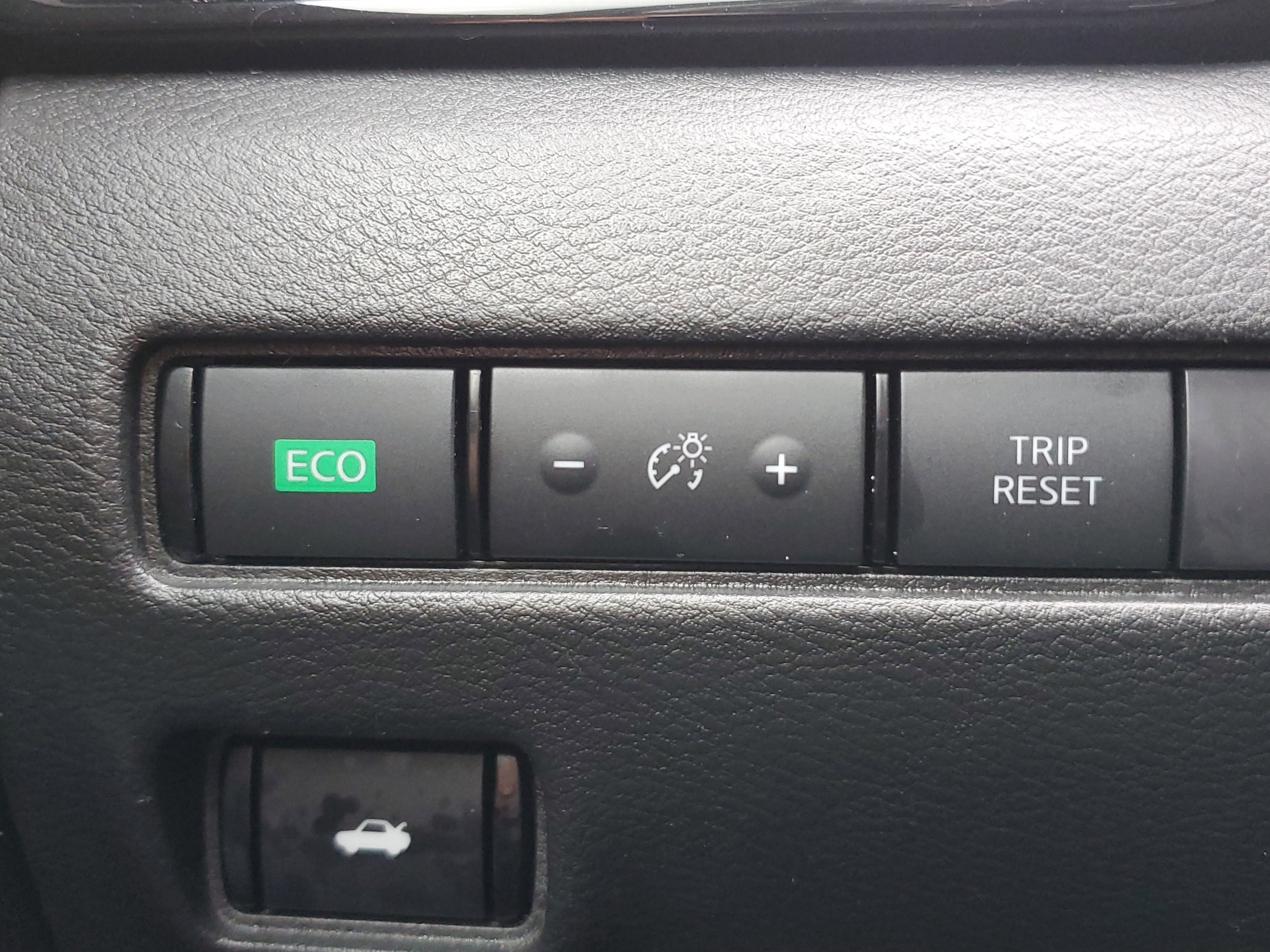 Used 2024 Nissan Sentra SV FWD image 27
