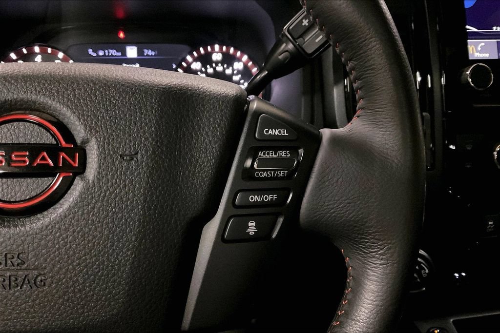 Used 2024 Nissan Titan PRO-4X w/ Pro-4x Convenience Package AWD/4WD image 18