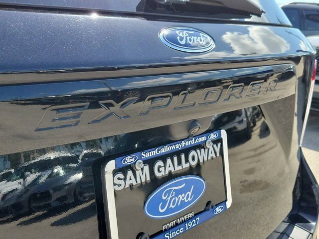 Certified 2022 Ford Explorer ST-Line w/ Class IV Trailer Tow Package image 11