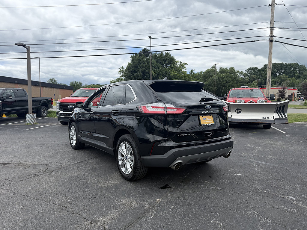 Certified 2022 Ford Edge Titanium AWD/4WD image 5