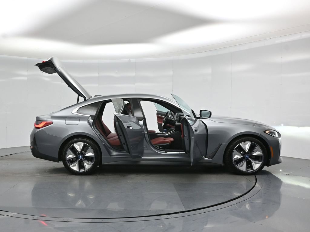 Used 2023 BMW i4 eDrive40 RWD image 4