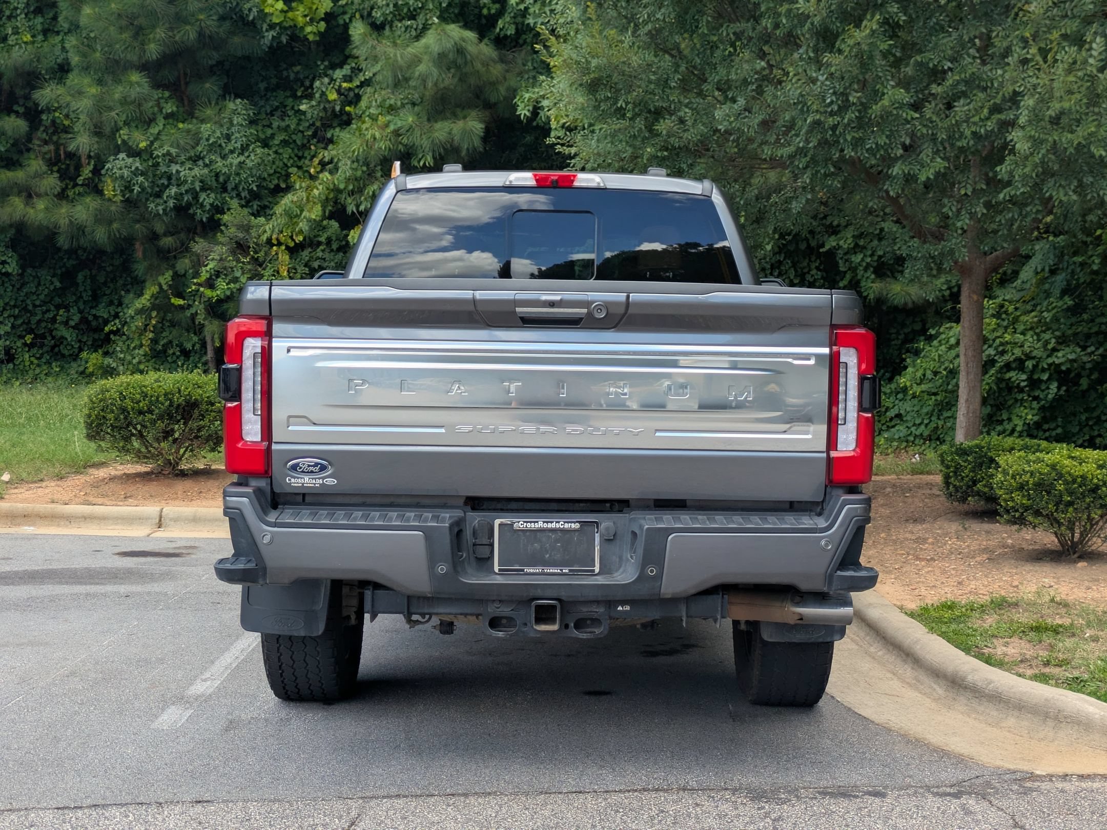 Certified 2024 Ford F250 Platinum w/ FX4 Off-Road Package AWD/4WD image 4