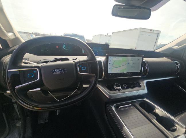 Certified 2025 Ford Expedition Platinum image 16