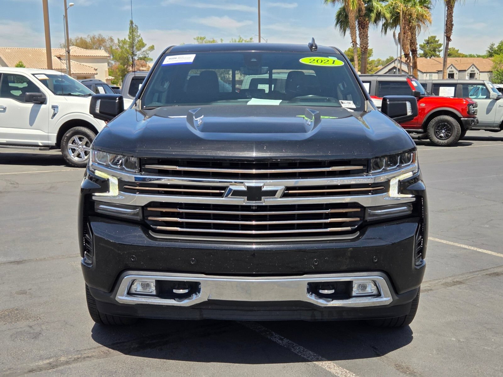 Used 2021 Chevrolet Silverado 1500 High Country w/ Technology Package AWD/4WD image 8