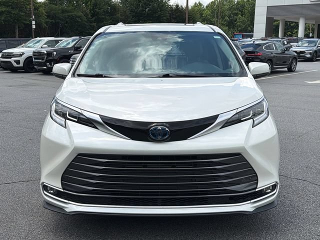 Used 2021 Toyota Sienna Limited FWD image 2