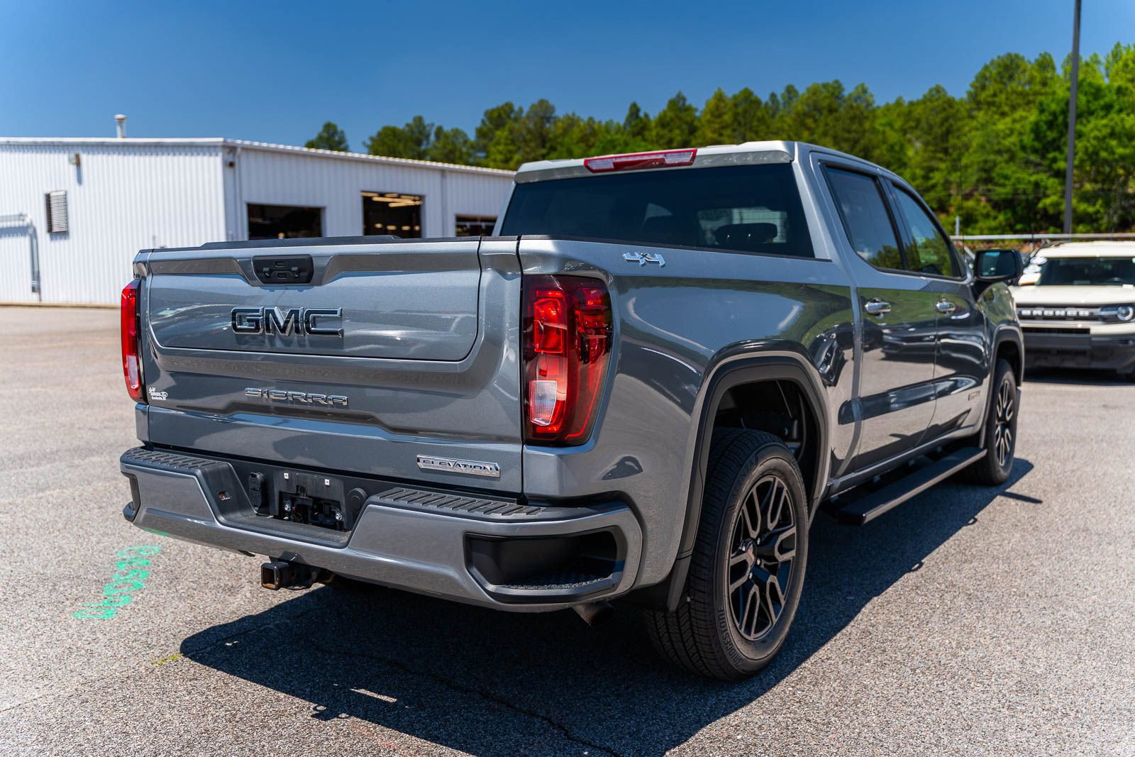 Used 2023 GMC Sierra 1500 Elevation AWD/4WD image 7