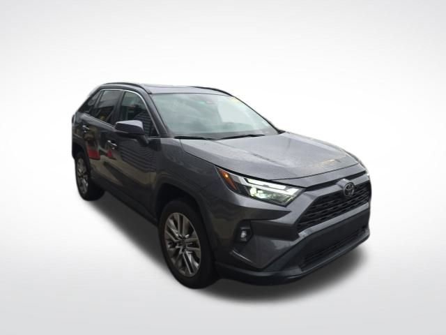 Used 2023 Toyota RAV4 XLE Premium image 6