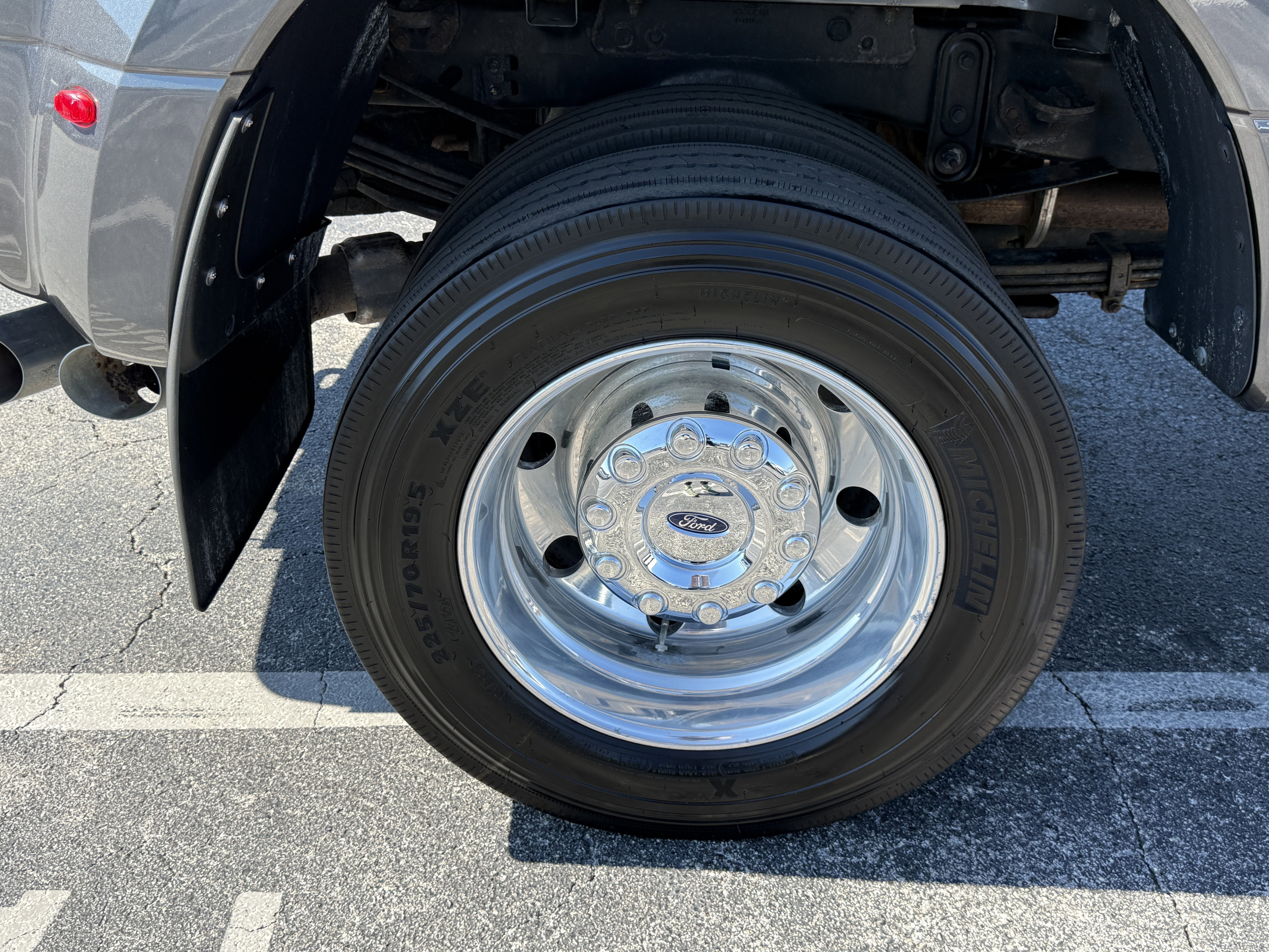 Certified 2018 Ford F450 Platinum w/ Platinum Ultimate Package image 29