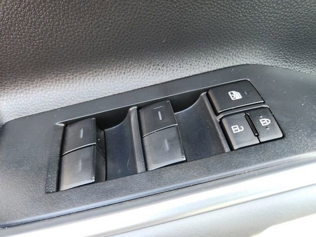 Used 2023 Toyota Highlander L image 21