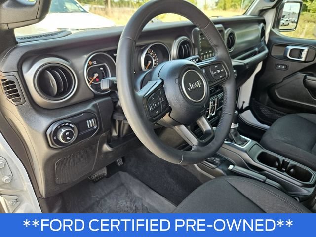 Used 2023 Jeep Gladiator Sport AWD/4WD image 16