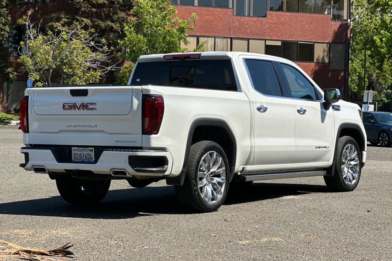 Used 2025 GMC Sierra 1500 Denali w/ Denali Reserve Package AWD/4WD image 3