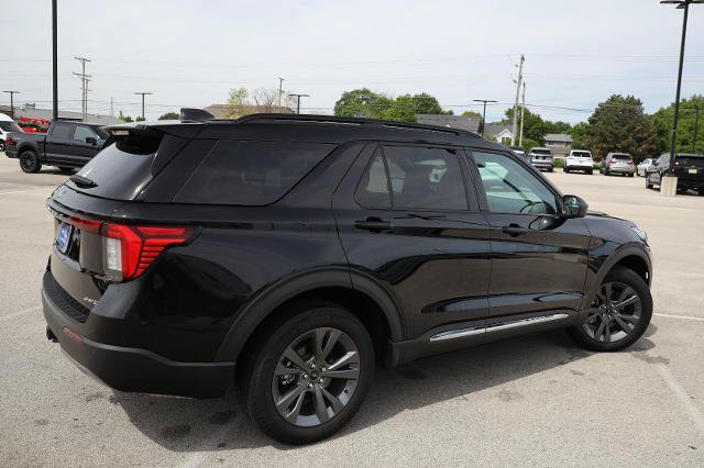Certified 2025 Ford Explorer Active w/ Active Comfort Package AWD/4WD image 7