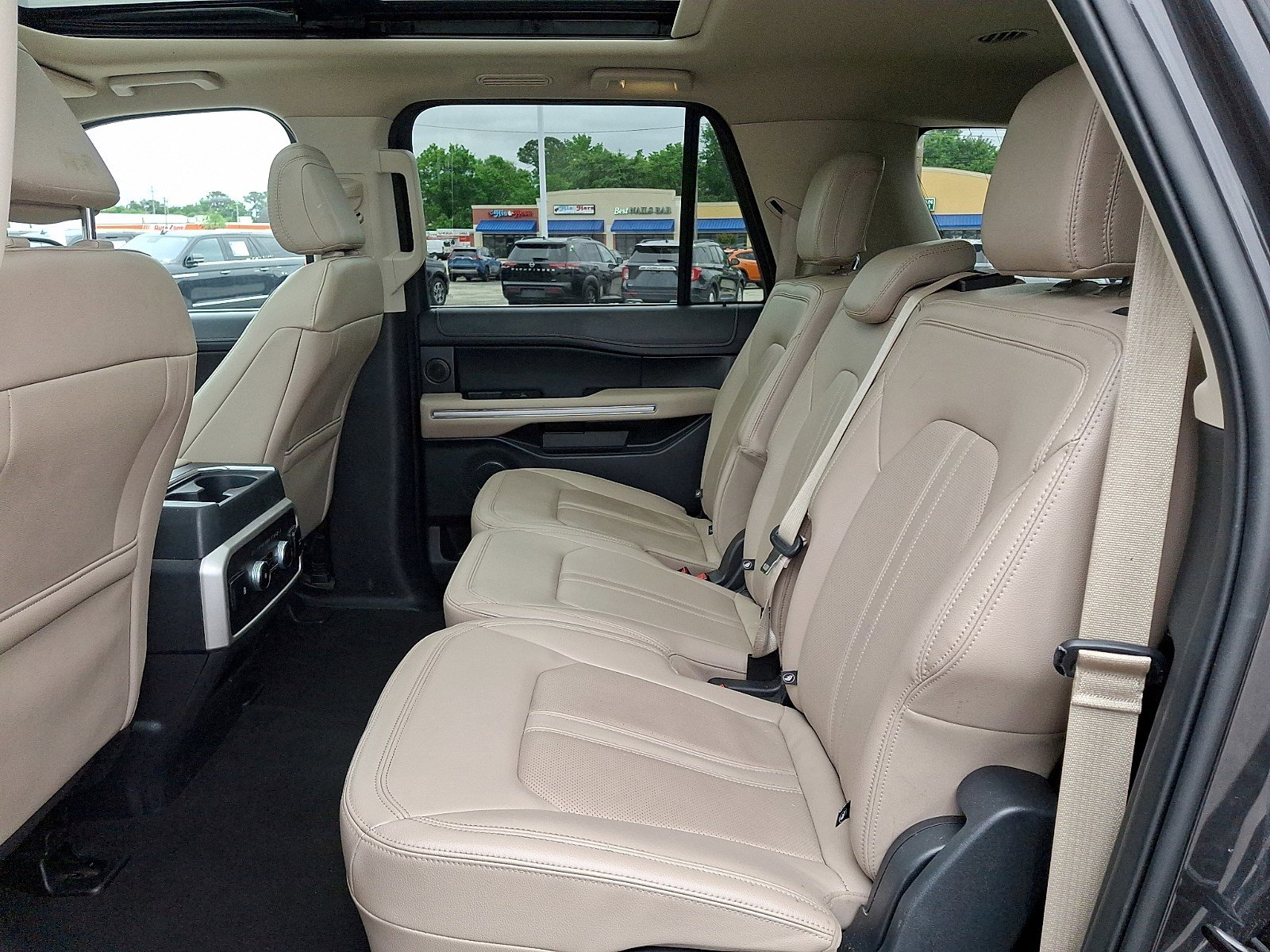 Certified 2024 Ford Expedition Max Limited AWD/4WD image 9
